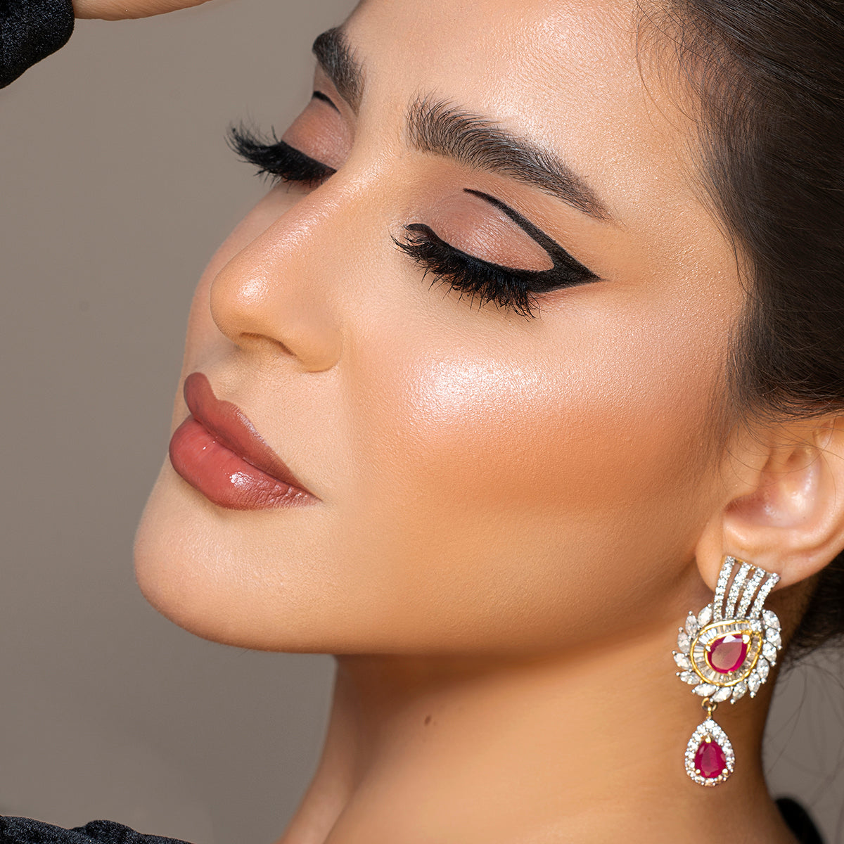 اتش دي- ايلاينر كاربون بلاك-سوفت براش