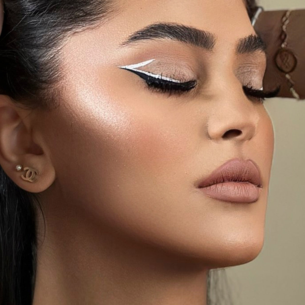 اتش دي- ايلاينر سنو وايت-سوفت براش